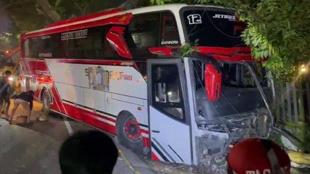 Kronologi, penyebab, dan daftar korban tewas dan luka dalam insiden kecelakaan bus di Kota Batu, Jawa Timur pada Rabu, (8/1/2024) malam.