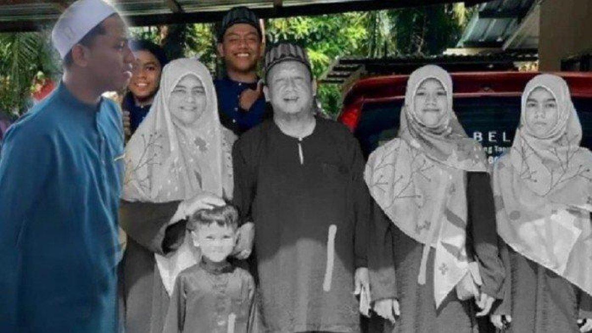 Kronologi satu keluarga tewas dalam kecelakaan maut yang terjadi pada Jumat (1/9/2023) lalu di Malaysia, anak sulung salatnya 6 anggota keluarganya.