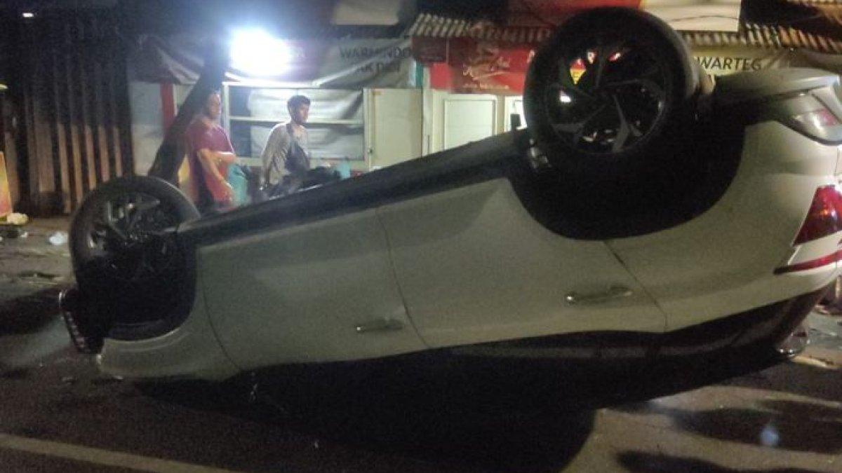 LARASATI NUGROHO KECELAKAAN - Foto dokumentasi Polsek Pasanggrahan, kondisi mobil berjenis Hyundai Creta yang dikendarai Larasati Nugroho dalam keadaan terbalik saat mengalami kecelakaan tunggal. Larasati Nugroho mengalami kecelakaan tunggal di kawasan Pasanggrahan, Jakarta Selatan pada Kamis (30/1/2025) dini hari