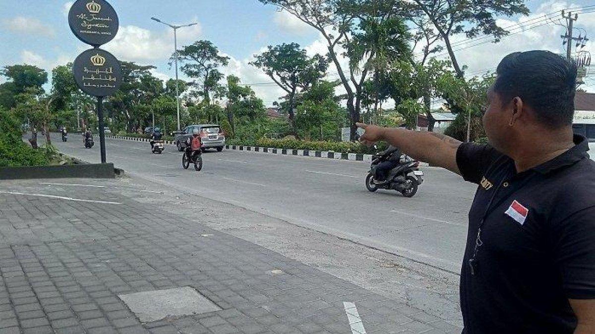 Lokasi kecelakaan Dali Wassink, suami Jennifer Coppen, di Jalan Sunset Road, Seminyak, Kuta, Badung, Bali tepatnya di depan sebuah Restoran Timur Tengah.