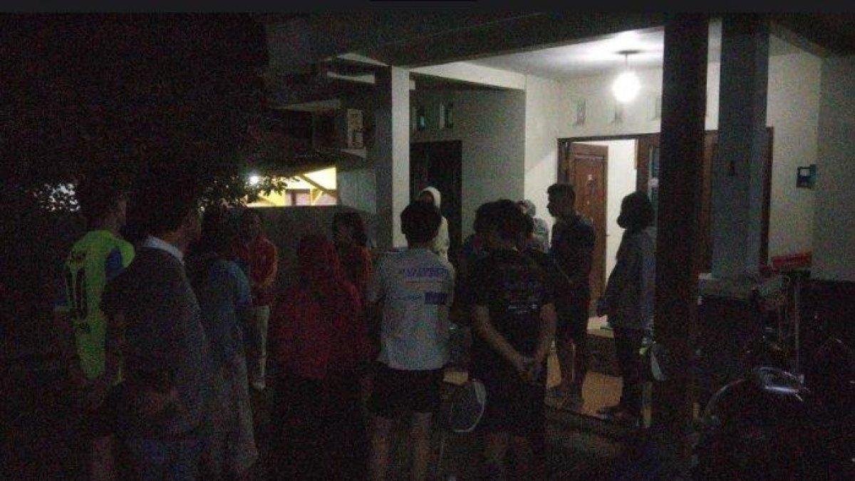 Lokasi mahasiswi Udinus ditemukan tewas di kamar kos Tembalang. Disekitar jenazah ditemukan sejumlah surat dan KRS.