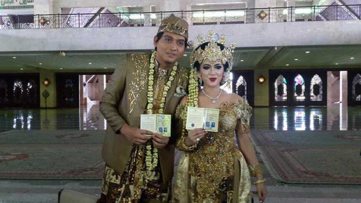 Lucky Hakim menikahi Tiara Dewi di Masjid At-Tin, Taman Mini Indonesia Indah, Jakarta Timur, Kamis (19/1/2017).