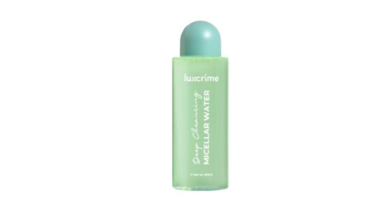 REKOMENDASI MICELLAR WATER - Foto produk Luxcrime Deep Cleansing Micellar Water, diolah dari femaledaily.com, Jumat(28/2/2025). Berikut rekomendasi micellar water untuk kulit berminyak dan rentan berjerawat.
