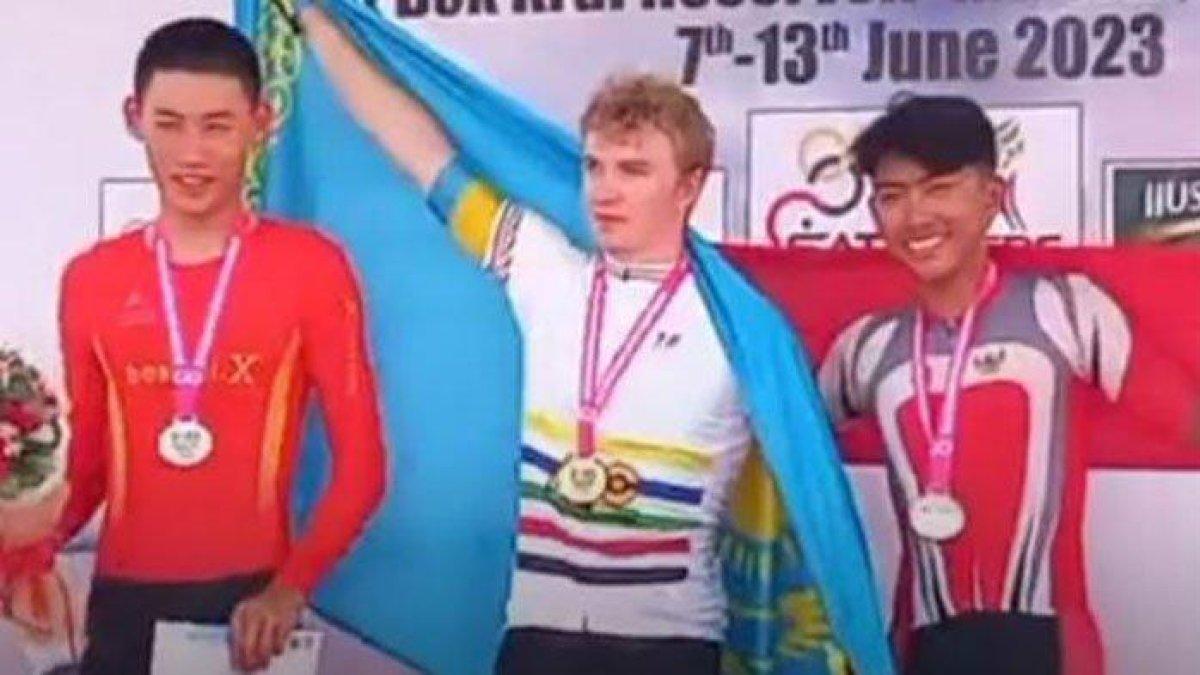 Sosok M Andy Royan (kanan), Anak Penjual Es Oyen di Gresik yang Wakili Indonesia di Kancah Internasional