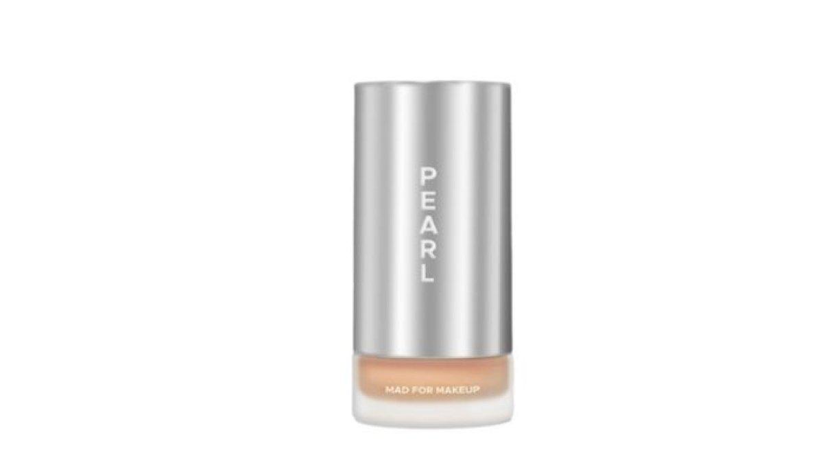 SKIN TINT LOKAL - Foto MAD FOR MAKEUP Pearl-Fect Cover Skintint, diolah dari femaledaily.com, Kamis (20/3/2025). Berikut rekomendasi skin tint lokal untuk look 'Make up Habis Mandi' waktu lebaran.