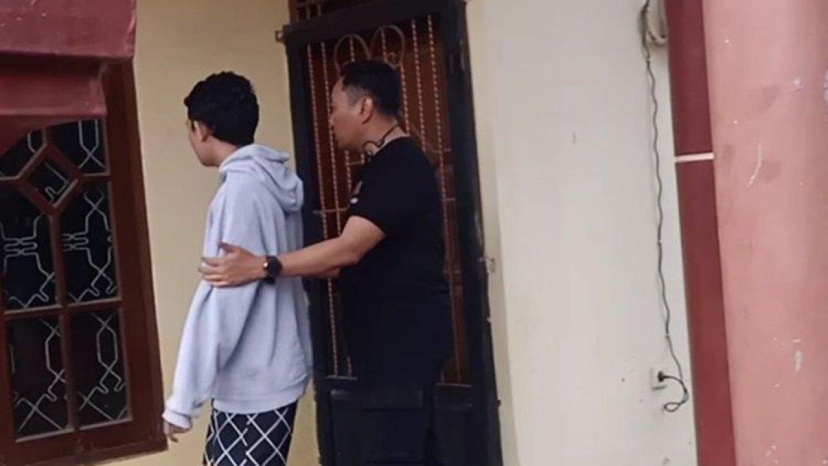 MB (20) anak kandung yang tega sewa pembunuh bayaran untuk habisi ayahnya