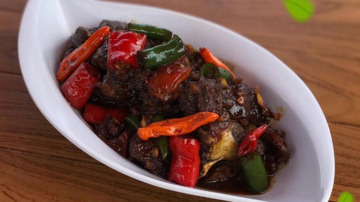 REKOMENDASI KULINER KLATEN: Iga Gongso salah satu menu spesial di Ndalem Njanti Resto Klaten, cocok dinikmati dengan nasi hangat