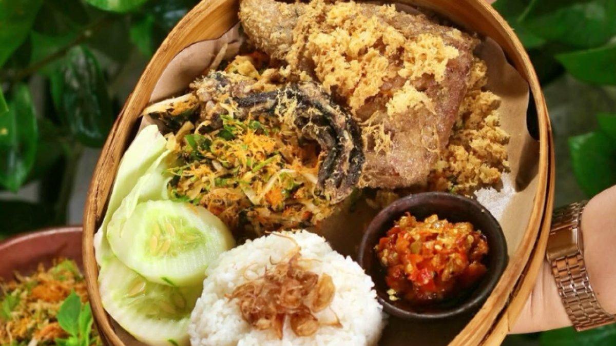REKOMENDASI KULINER KLATEN: Perpaduan gurih dan renyah dari bebek kremes yang garing