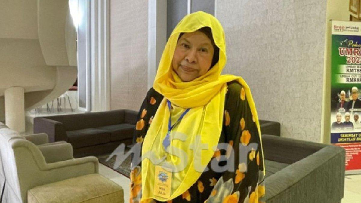 Mak Wan Latah, artis senior Malaysia curhat sepi job