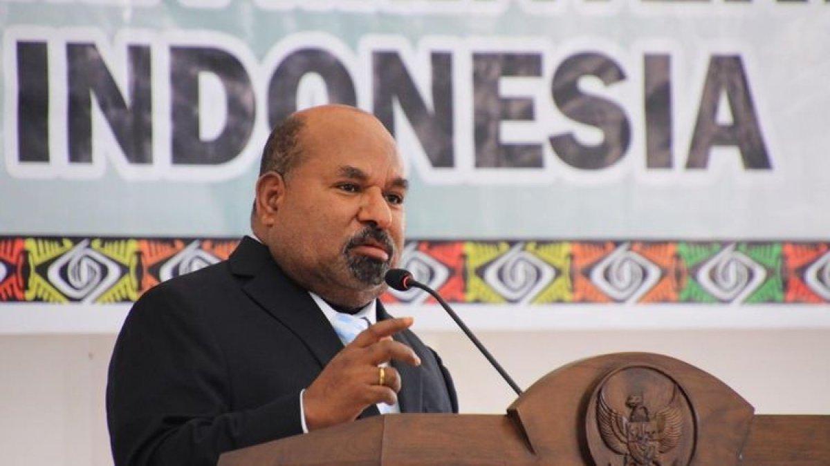Mantan gubernur Papua Lukas Enembe meninggal dunia.