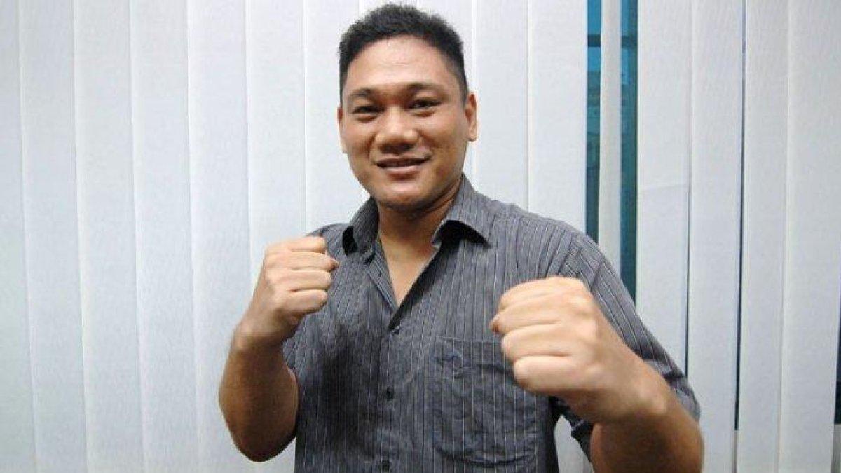 Mantan petinju Pino Bahari