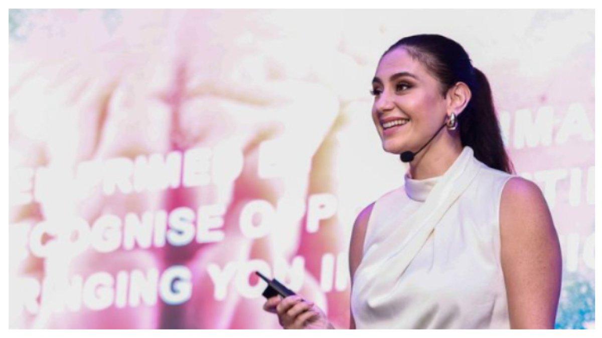 Marissa Nasution, terkenal sejak menjadi host di TransTV, kini ia menetap di Singapura bersama keluarganya.