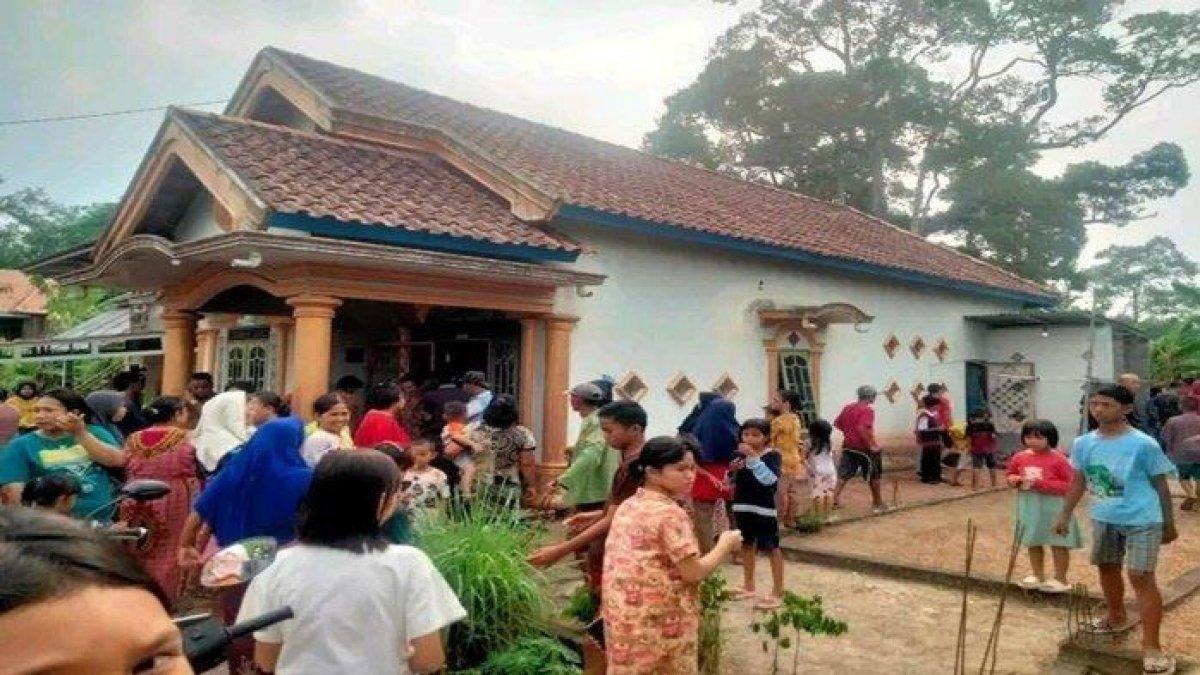 Masiah (73) ditemukan tak bernyawa di atas tempat tidur rumahnya di Desa Tanjung Agas, Kecamatan Tanjung Raja, Ogan Ilir, Selasa (19/9/2023) lalu. Masiah diduga dibunuh setelah memergoki aksi pelaku perampokan di rumahnya.