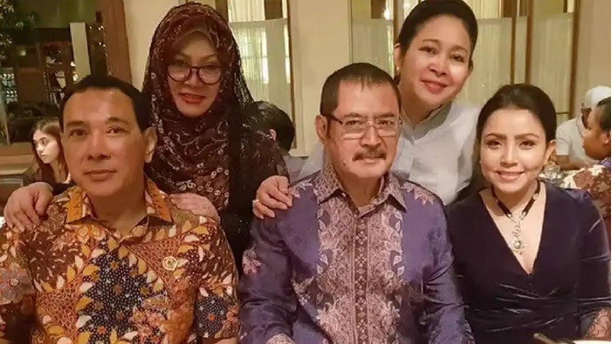 Mayangsari makan bersama keluarga Cendana