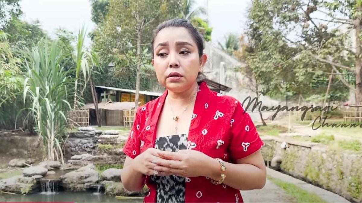 Mayangsari ungkap suaminya pernah nyemplung ke empang saat dikejar lebah.