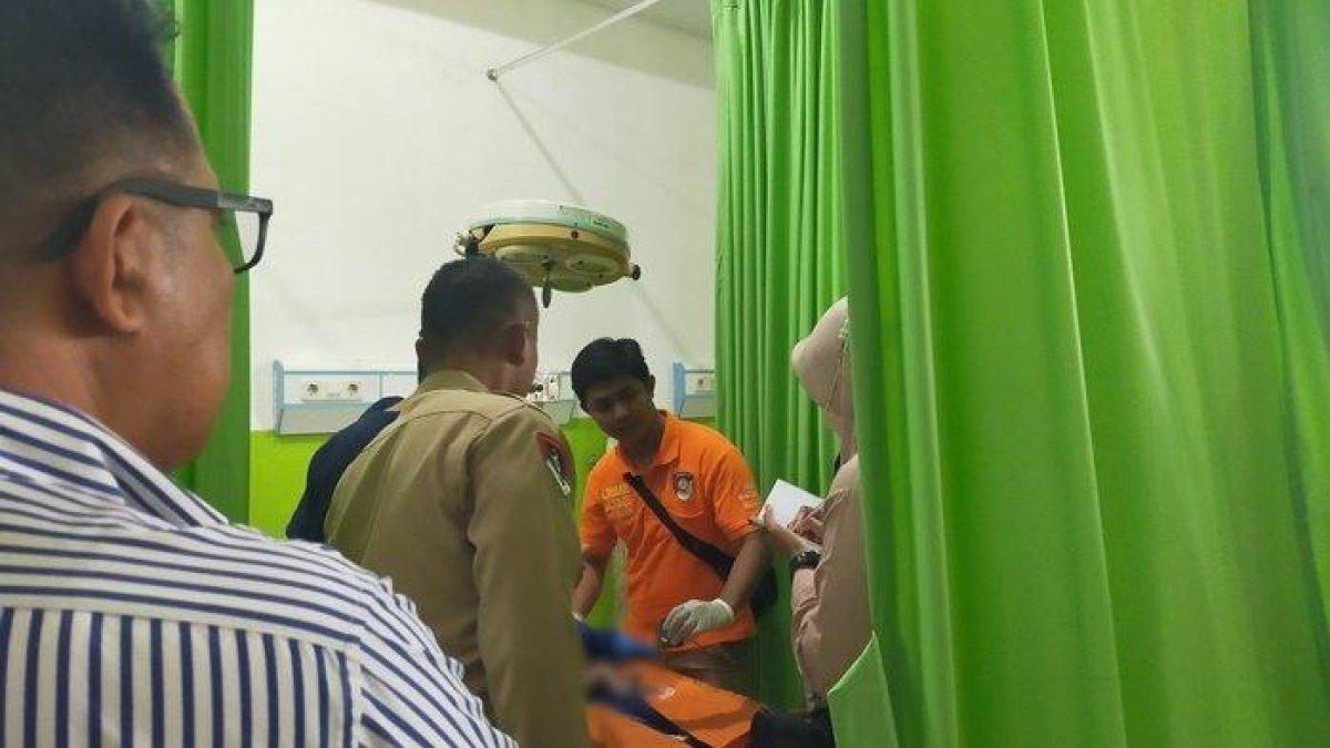 Mayat bayi yang ditemukan mengapung di sungai diidentifikasi di RSUD Datu Kandang Haji Balangan, Selasa (1/8/2023).