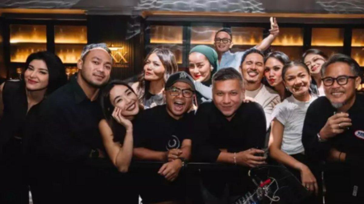 Medina Dina dan Gisel sama-sama hadir di perayaan ultah Gading Marten