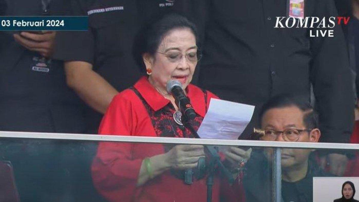 Megawati Soekarnoputri berapi-api dalam kampanye bertemakan Konser Salam Metal di GBK, Senayan, Jakarta Pusat, Sabtu (3/2/2024).