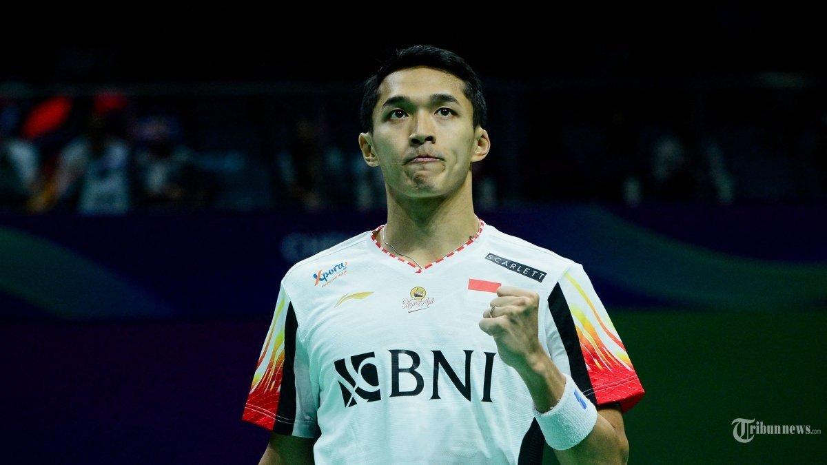 Mentalitas Jonatan Christie Tatap Perempat Final Piala Thomas 2024 - Jonatan Christie setelah mendapatkan satu poin melawan Saran Jamsri dari Thailand dalam penyisihan grup Piala Thomas dan Uber di Chengdu, di provinsi Sichuan barat daya Tiongkok pada 29 April 2024.