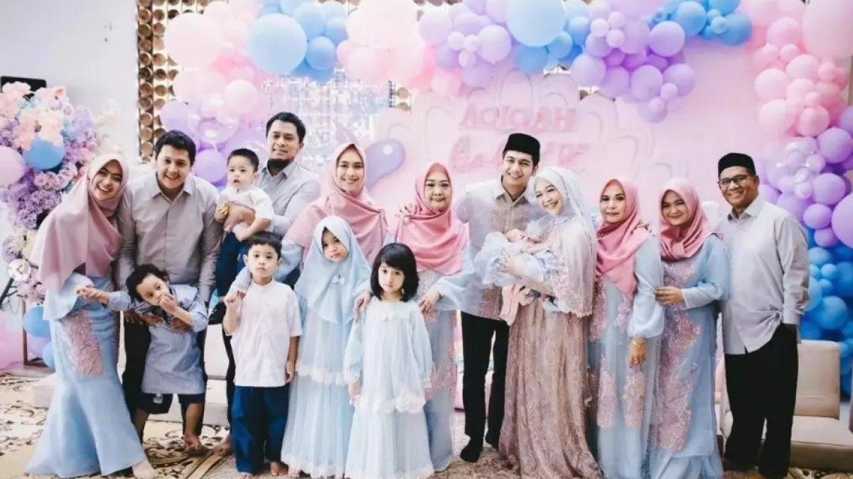 Mertua dan ipar hadiri acara akikah baby Moana