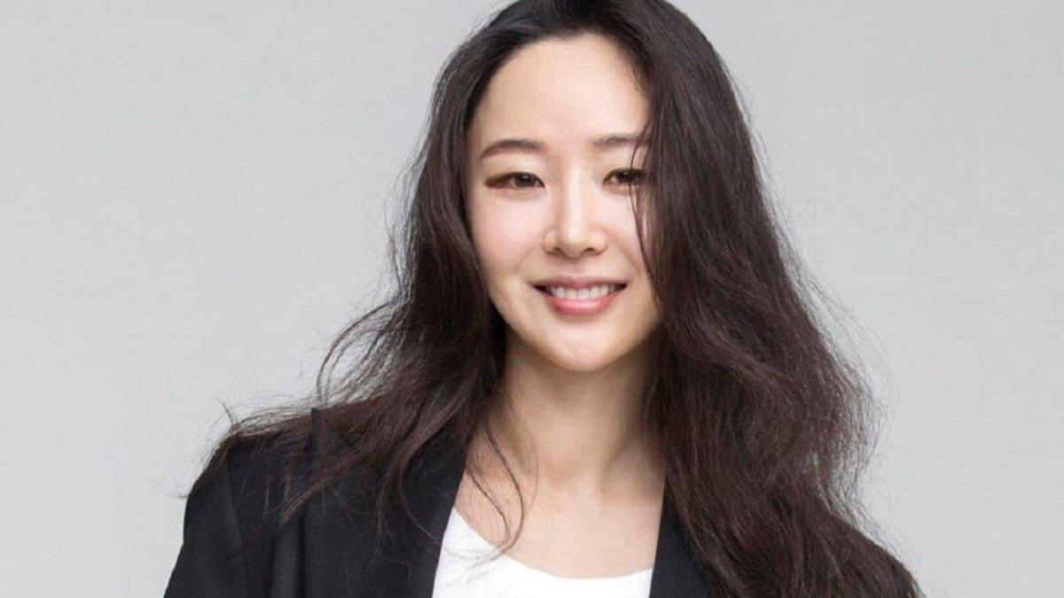 Min Hee Jin, CEO agensi ADOR.