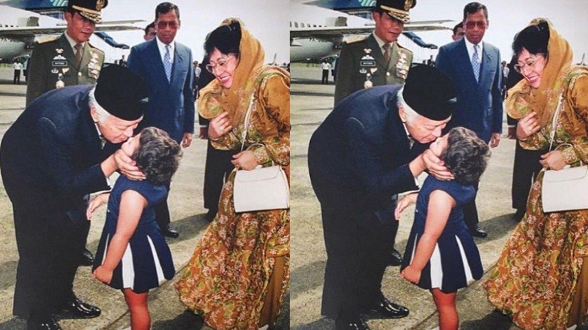 Momen Danvy dan Soeharto di bandara