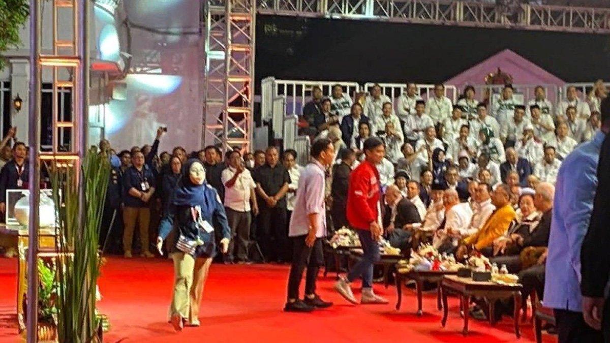 Momen Gibran dan Kaesang menghampiri Megawati saat pengundian nomor capres-cawapres di kantor KPU, Selasa, (14/11/2023).