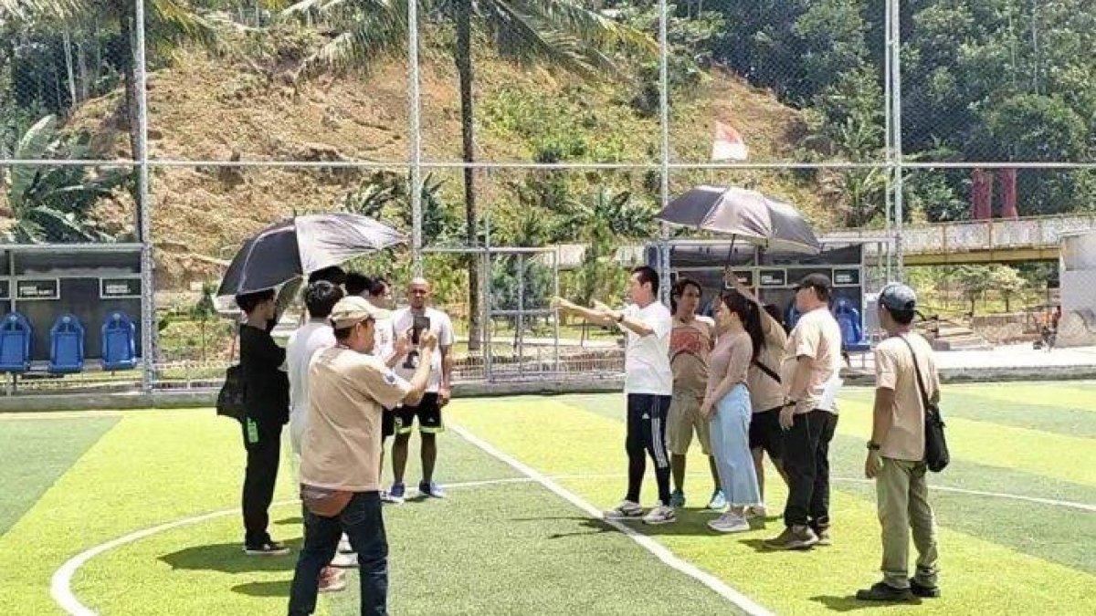 Momen Shin Tae-yong banting stir main film horor Indonesia, 'Ghost Soccer: Bola Mati' setelah dipecat PSSI.