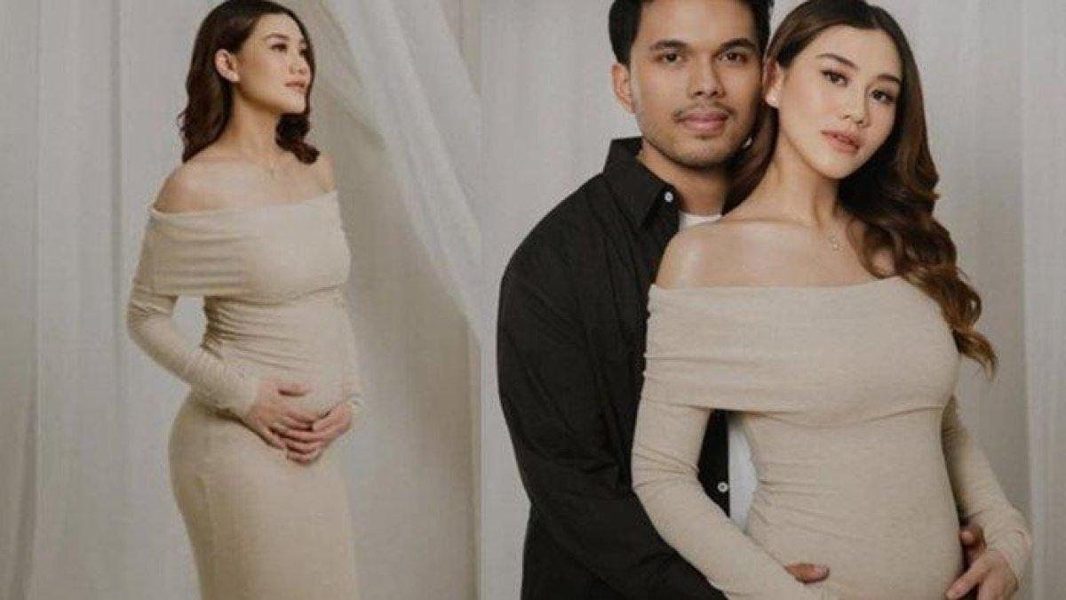 Momen Thariq Halilintar lompat kegirangan ketika mendapatkan kabar bahwa Aaliyah Massaid telah mengandung anak pertamanya.