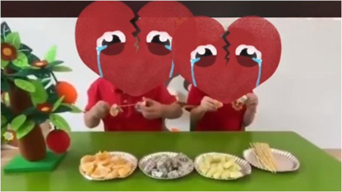 Momen murid praktik di dalam kelas.