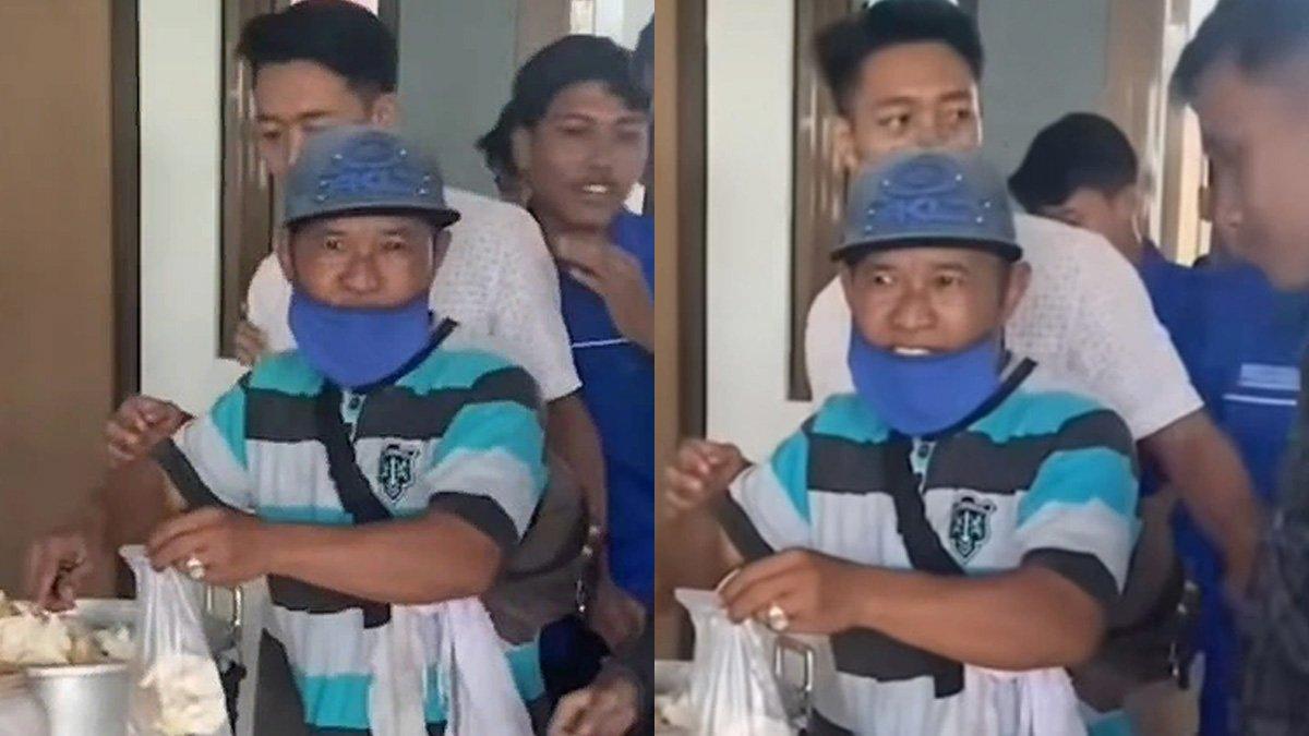 Momen penjual siomay dagangannya diborong oleh dosen Universitas Negeri Yogyakarta (UNY).