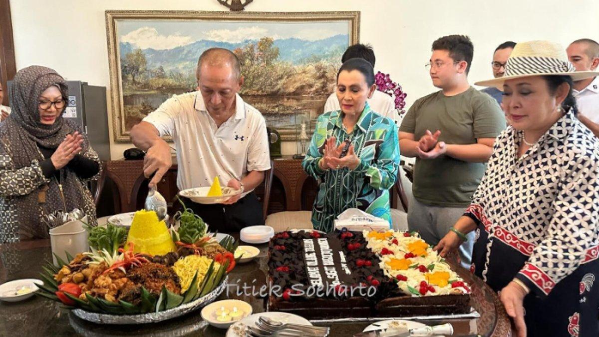 Momen ulang tahun ke-73 Sigit Harjojudanto anak kedua Soeharto