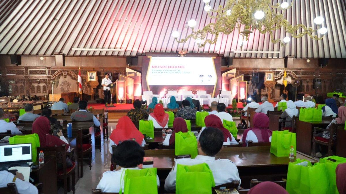 MUSRENBANG KLATEN - Musyawarah Perencanaan Pembangunan (Musrenbang) untuk penyusunan Rencana Pembangunan Jangka Menengah Daerah (RPJMD) 2025-2029 di Pendopo Pemkab Klaten, Rabu (14/5/2025).