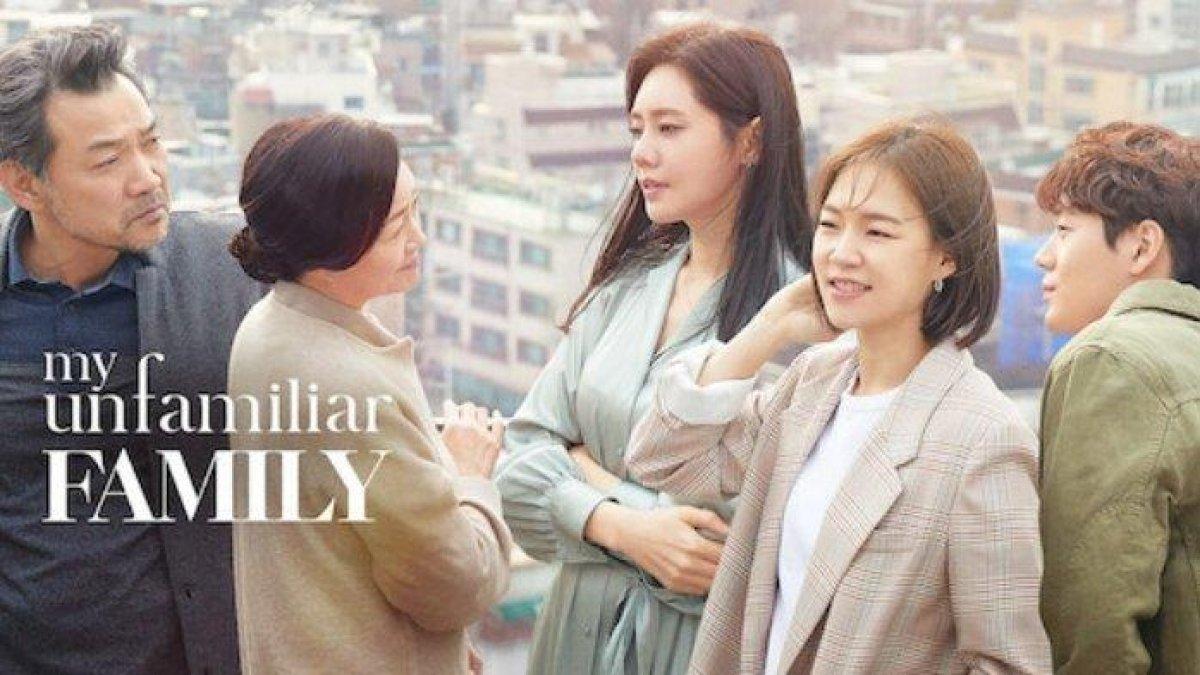 Drama Korea My Unfamiliar Family mengisahkan kerumitan dan masalah kehidupan keluarga yang sederhana, mengangkat masalah-masalah yang sering terjadi.