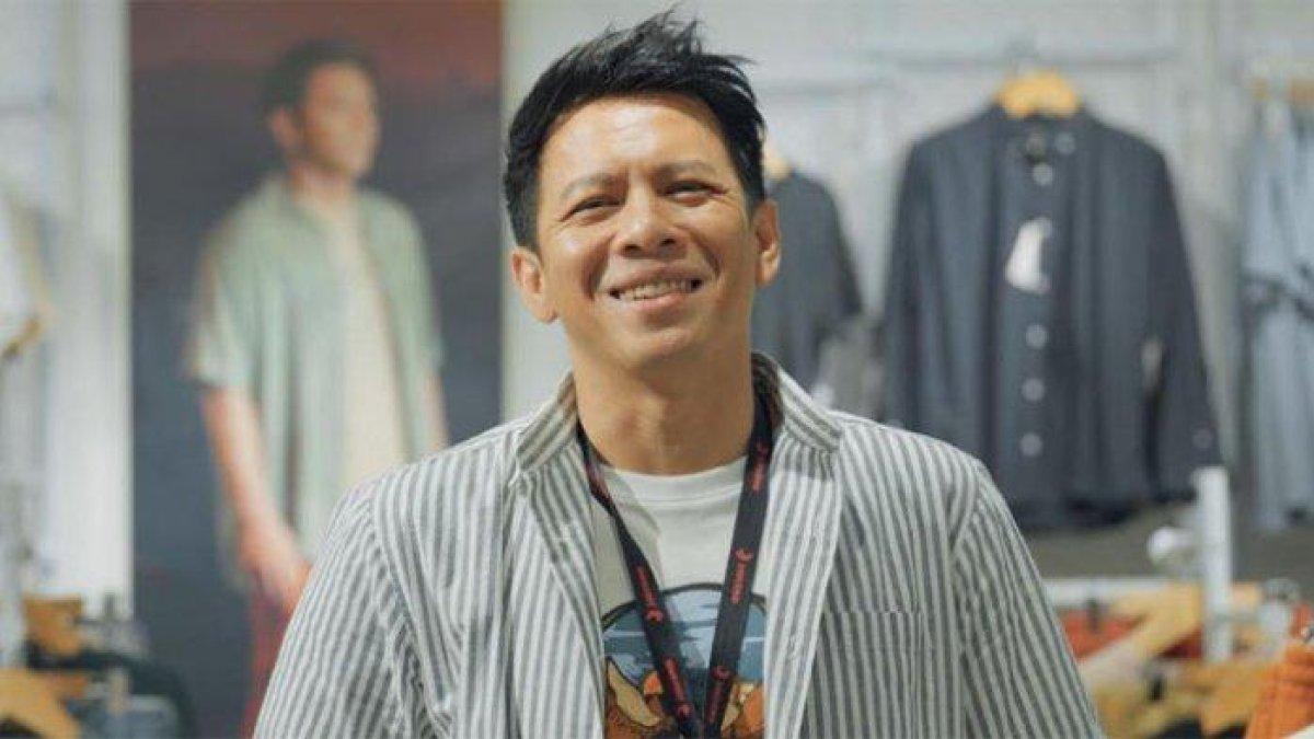MANTAN LUNA MAYA,- Ariel NOAH, mantan Luna Maya.Deretan pria yang pernah ditaklukkan Luna Maya, mulai dari Ariel NOAH hingga Reino Barack dan kini resmi dilamar Maxime Bouttier.