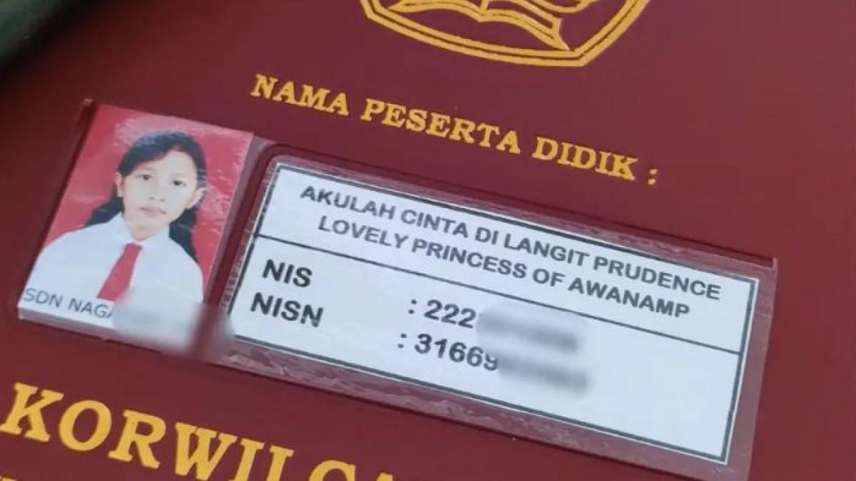NAMA UNIK - Tangkapan layar Facebook Awan Gunawan, diolah pada Jumat (25/7/2025). Akulah Cinta Di Langit Prudence Lovely Princess Of Awanamp adalah salah satu nama unik yang viral.