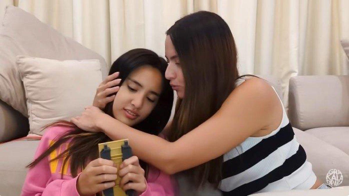 Nia Ramadhani peluk putri tercinta Mikhayla