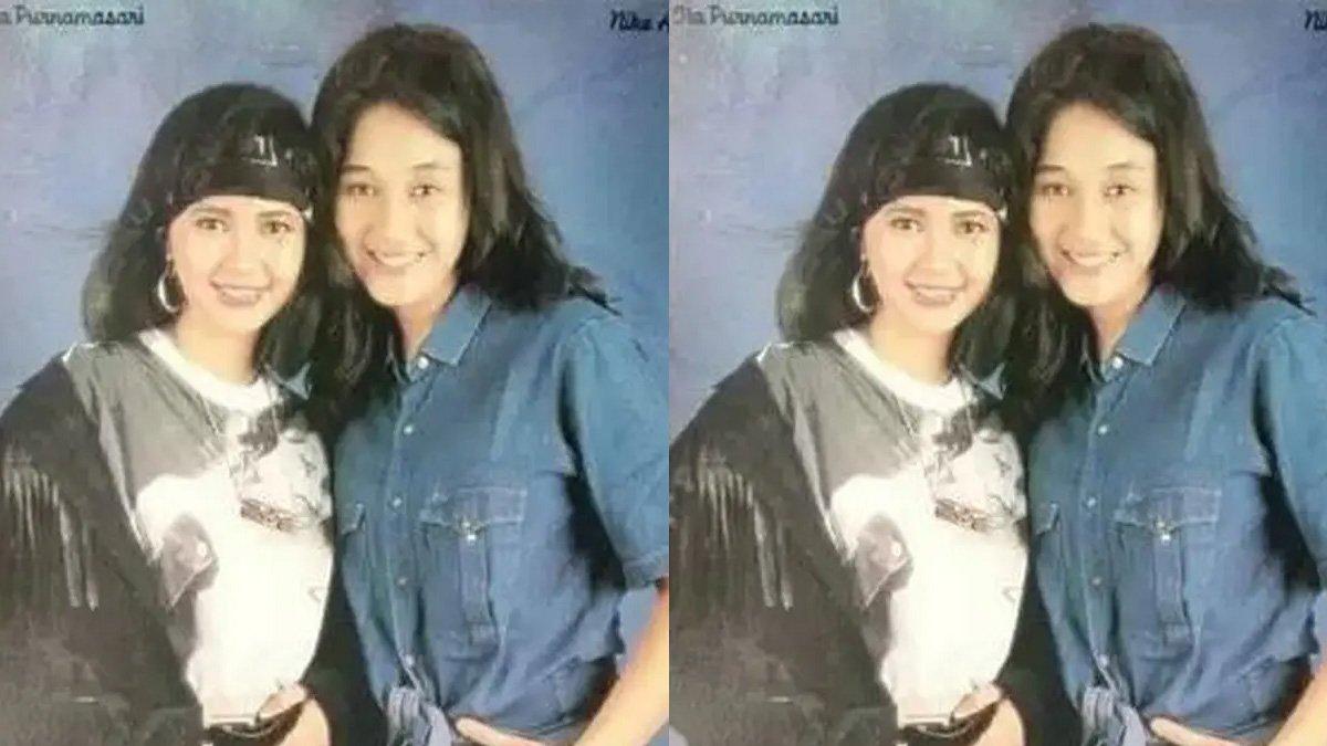 Nike Ardilla bersama Ita Purnamasari.
