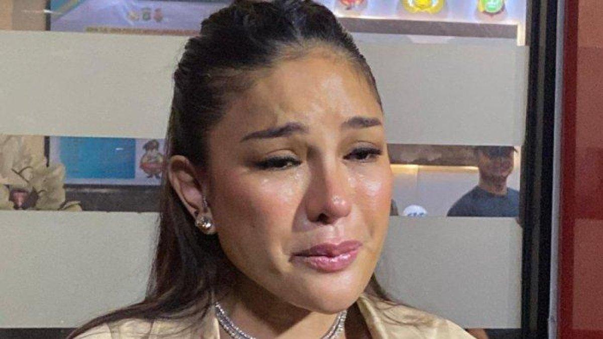 NIKITA MIRZANI MENANGIS - Nikita Mirzani menangis tahu Vadel Badjideh ditetapkan sebagai tersangka kasus dugaan aborsi dan persetubuhan, Kamis (13/2/2025). Kini ia juga ditahan karena kasus dengan Reza Gladys