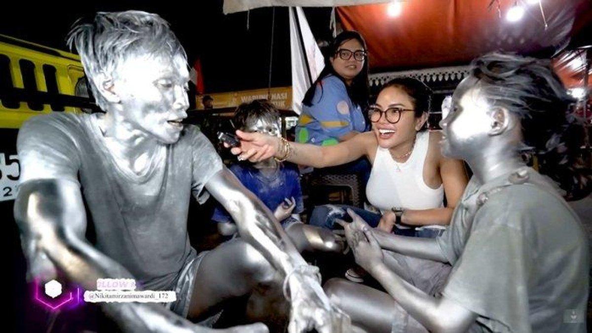 Nikita Mirzani pilih sekolahkan manusia silver yang terlanjur putus sekolah