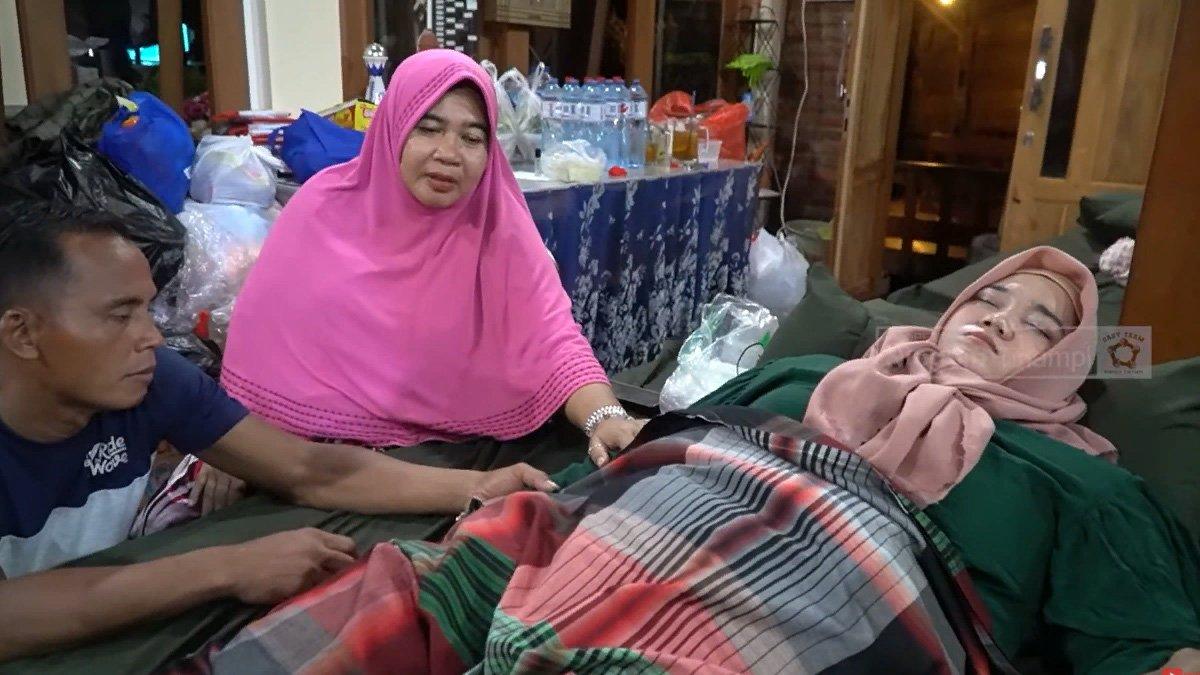 Ningsih Tinampi masih buka praktik pengobatan.