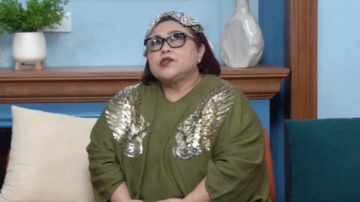 NUNUNG DIBANTU NAGITA,- Momen haru Nunung Srimulat kaget lihat transferan Nagita Slavina dan Raffi Ahmad untuknya.