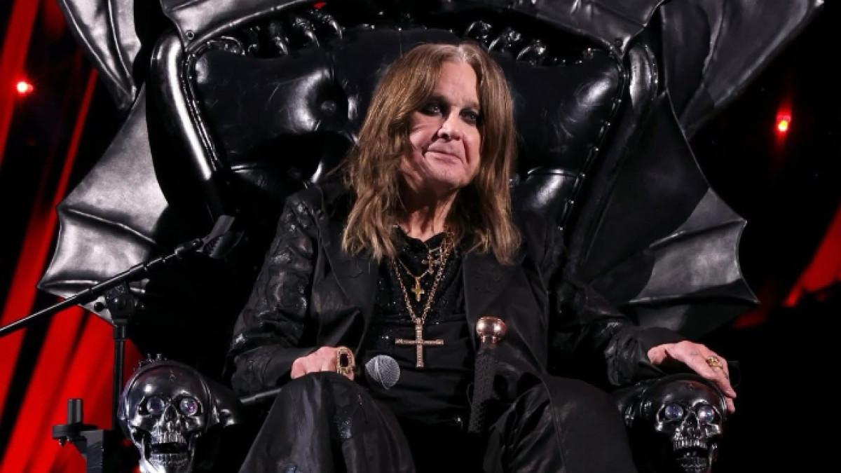 OZZY OSBOURNE MENINGGAL - Ozzy Osbourne, vokalis Black Sabbath yang meninggal dunia.