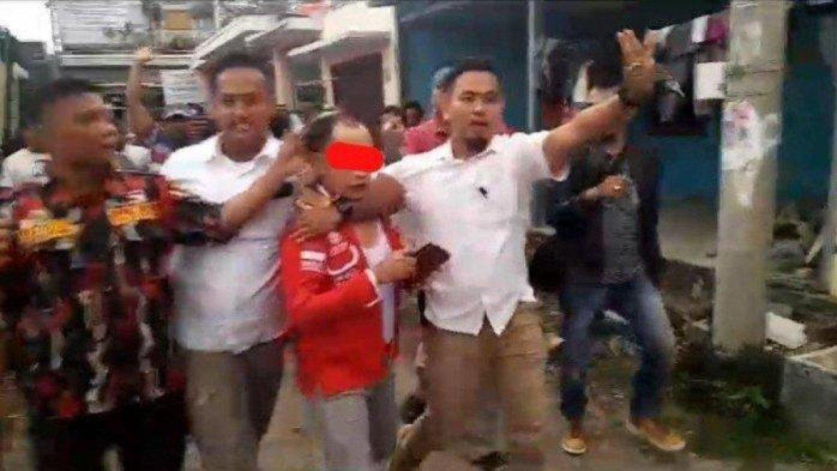 Oknum pengacara yang cabuli anak di bawah umur disoraki warga