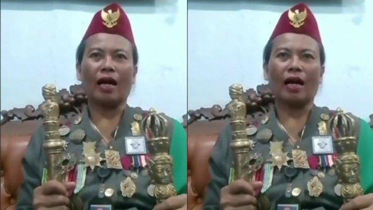 PEWARIS SURYA LOKA LANGIT,- Sosok wanita yang mengaku sebagai pewaris Kerajaan Surya Loka Langit hingga menyinggung namaIr Soekarno dan John F Kennedy.