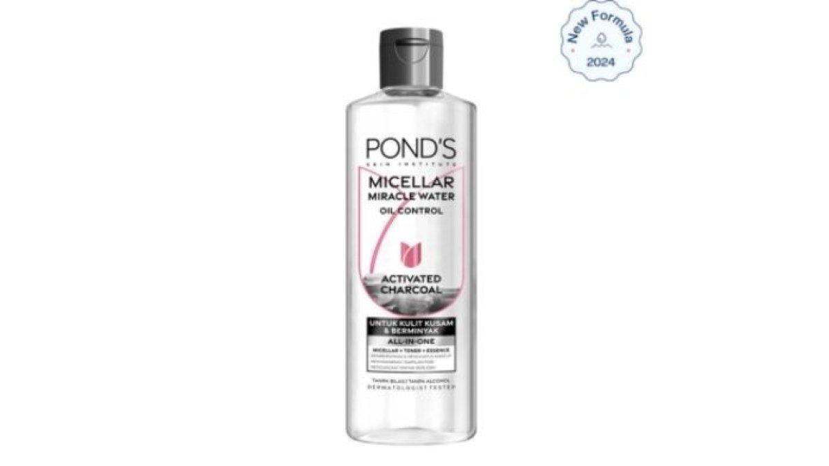 REKOMENDASI MICELLAR WATER - Foto POND'S Vitamin Micellar Water Oil Control, diolah dari femaledaily.com, Jumat(28/2/2025). Berikut rekomendasi micellar water untuk kulit berminyak dan rentan berjerawat.