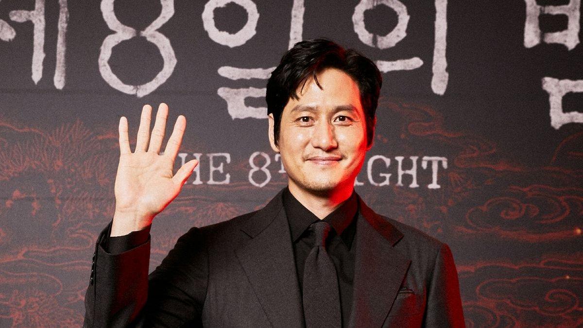 PROFIL PEMAIN DRAKOR - Park Hae Joon berperan sebagai Gwan Sik usia paruh baya di drakor When Life Gives You Tangerines