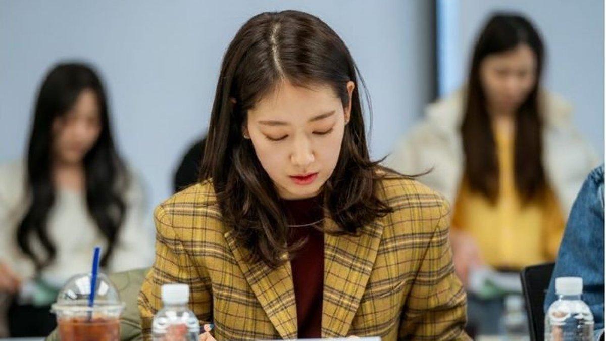 Park Shin Hye untuk drama Korea Doctor Slump