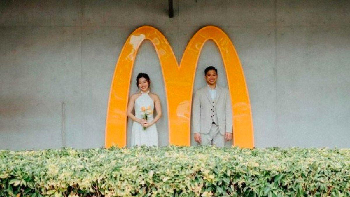 Pasangan nikah di McD, biaya nikahan tak sampai Rp10 juta