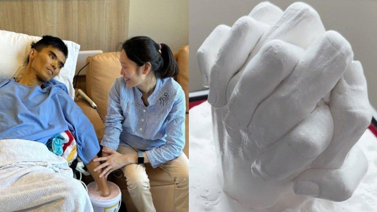 Pasien kanker Yiu dan istrinya membuat cetakan tangan di Assisi Hospice Maret lalu.